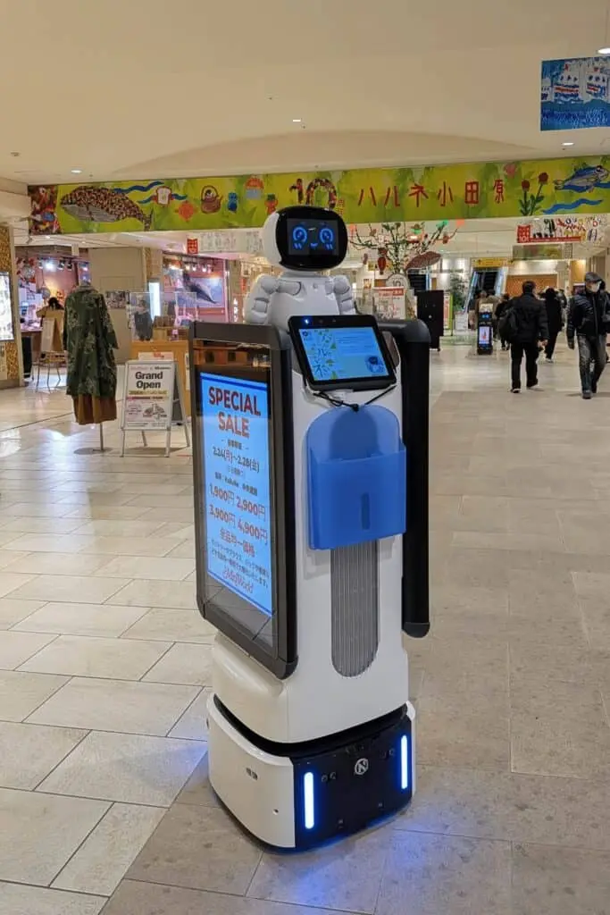 AI-guided robots with touchscreens in Odawara commercial facilities
